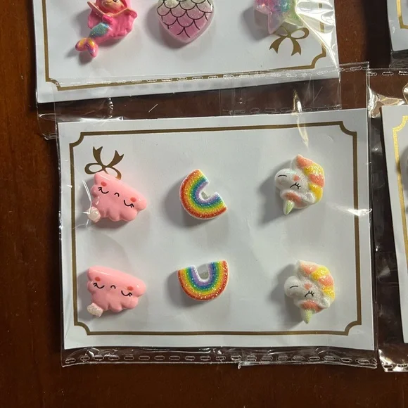 16 pairs of girls magnetic Earring Sets - Picture 3 of 7